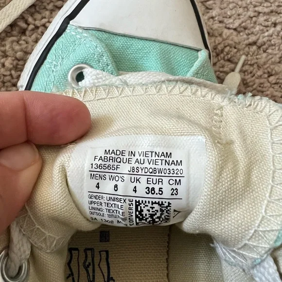 Converse shoes - Picture 4 of 4